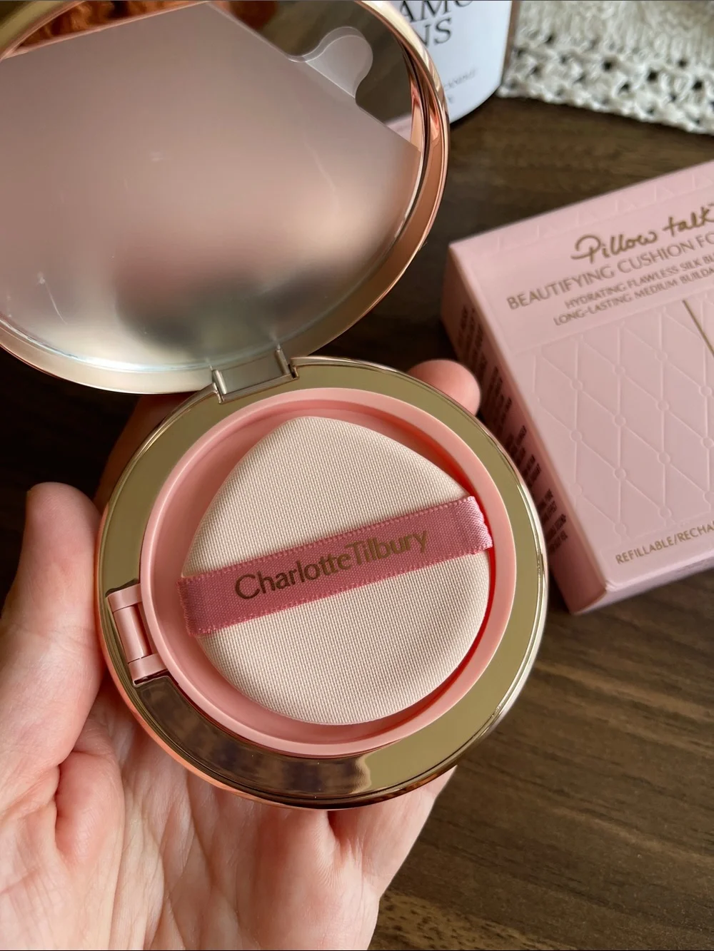 Charlotte Tilbury Pillow Talk Beautifying Cushion Foundation - Pink